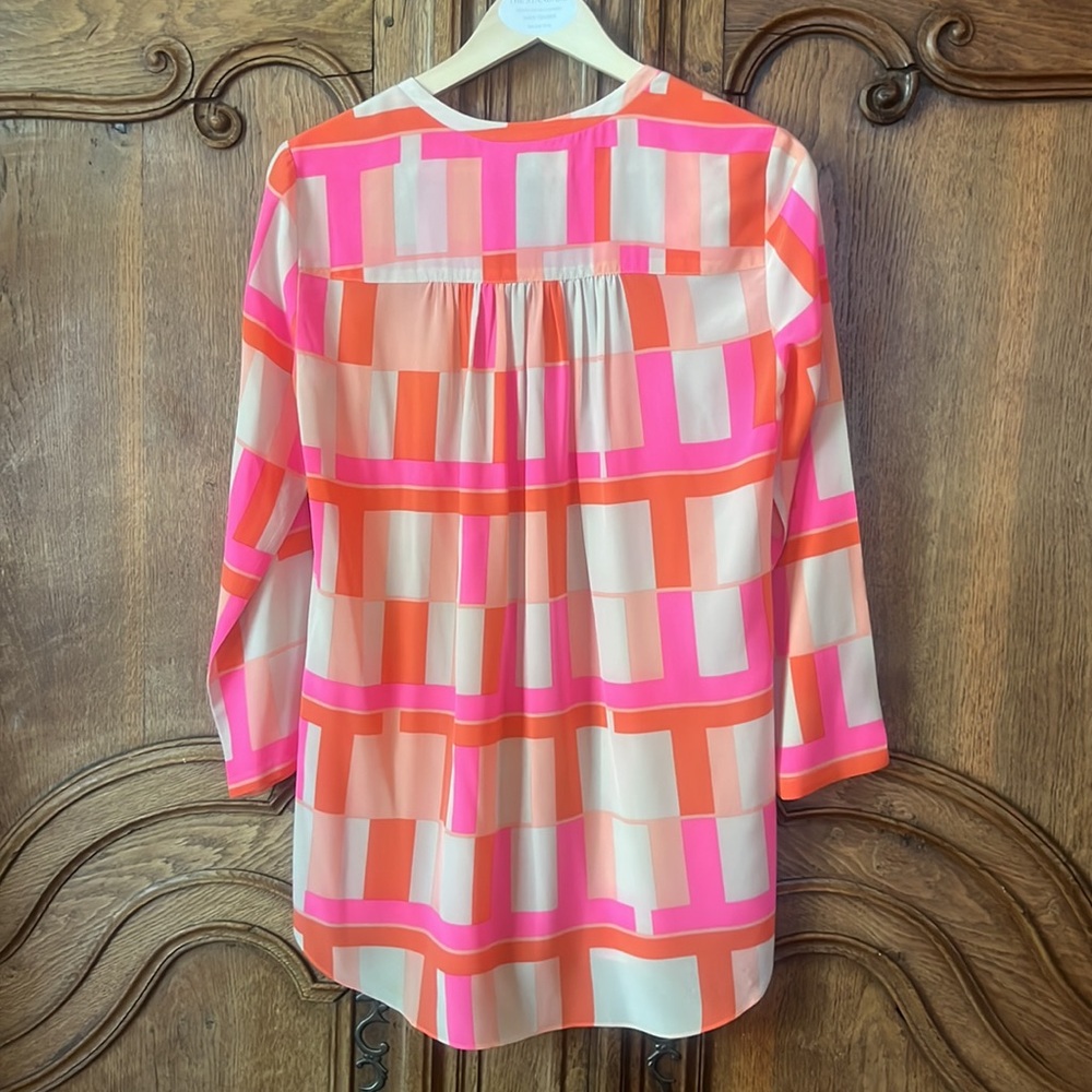 100 % silk blouse bright coral color excellent high low hem 3/4 length sleeve - Picture 7 of 10